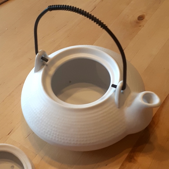 Torre & Tangus Asian Teapot - Picture 2 of 9